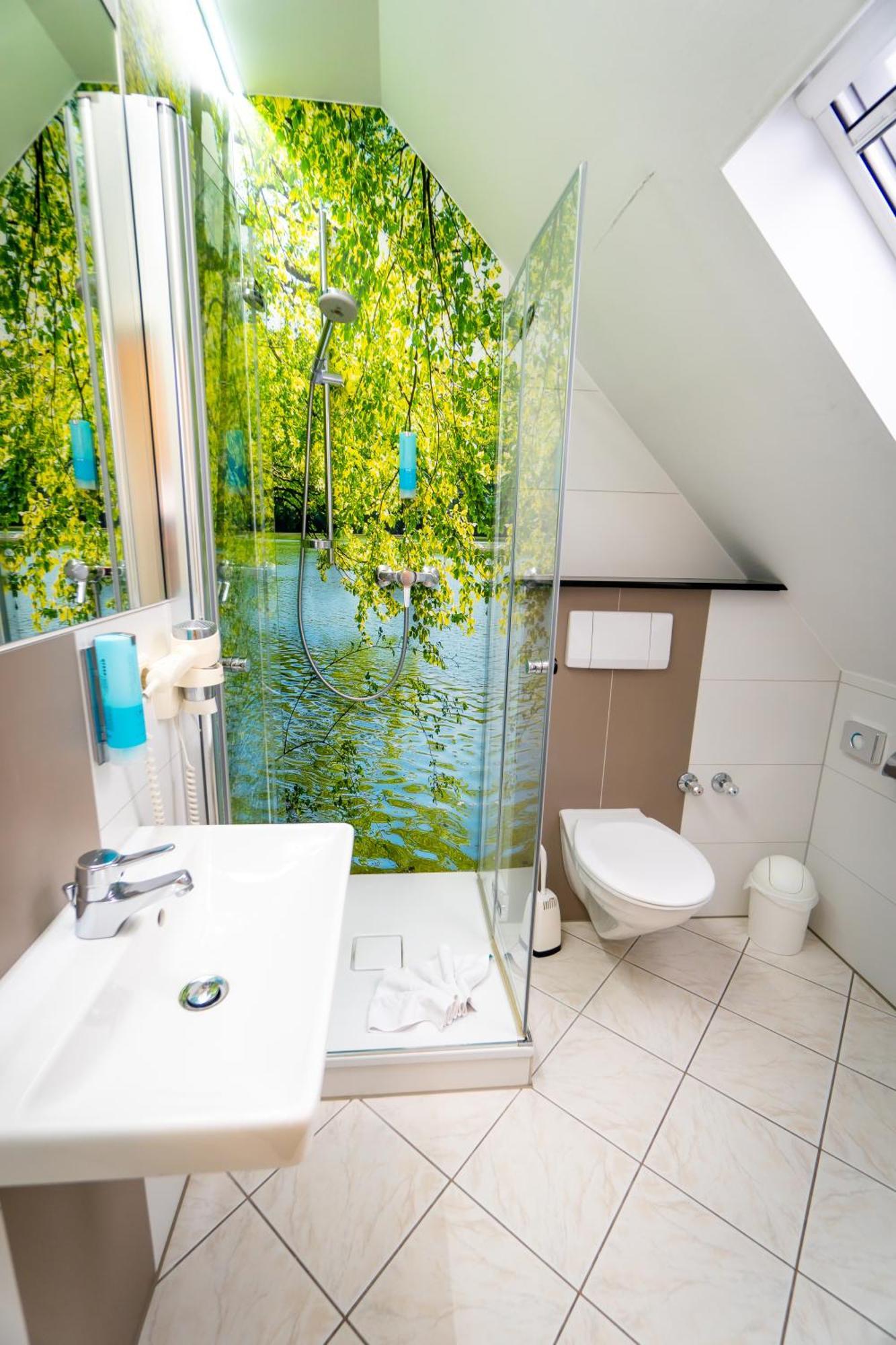 Landhotel Zur Gruenen Kutte Bernshausen Luaran gambar